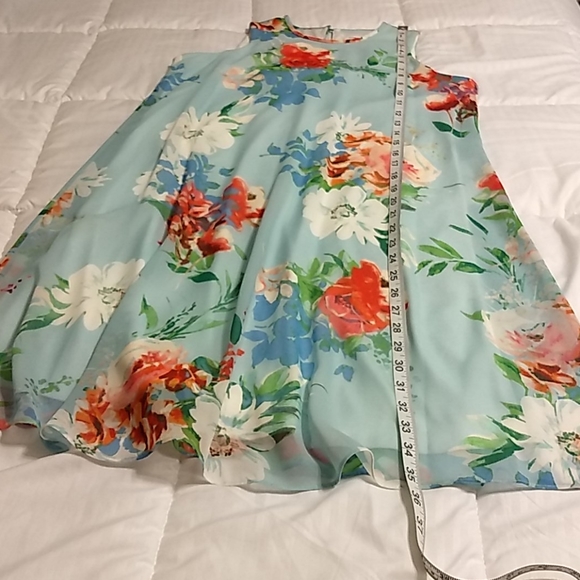 CALVIN KLEIN FLORAL DRESS, NWT - Picture 3 of 9